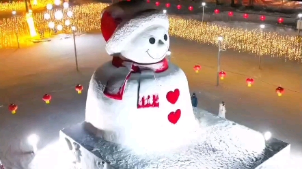 网红大雪人位于平房区731对面大家可以来打卡