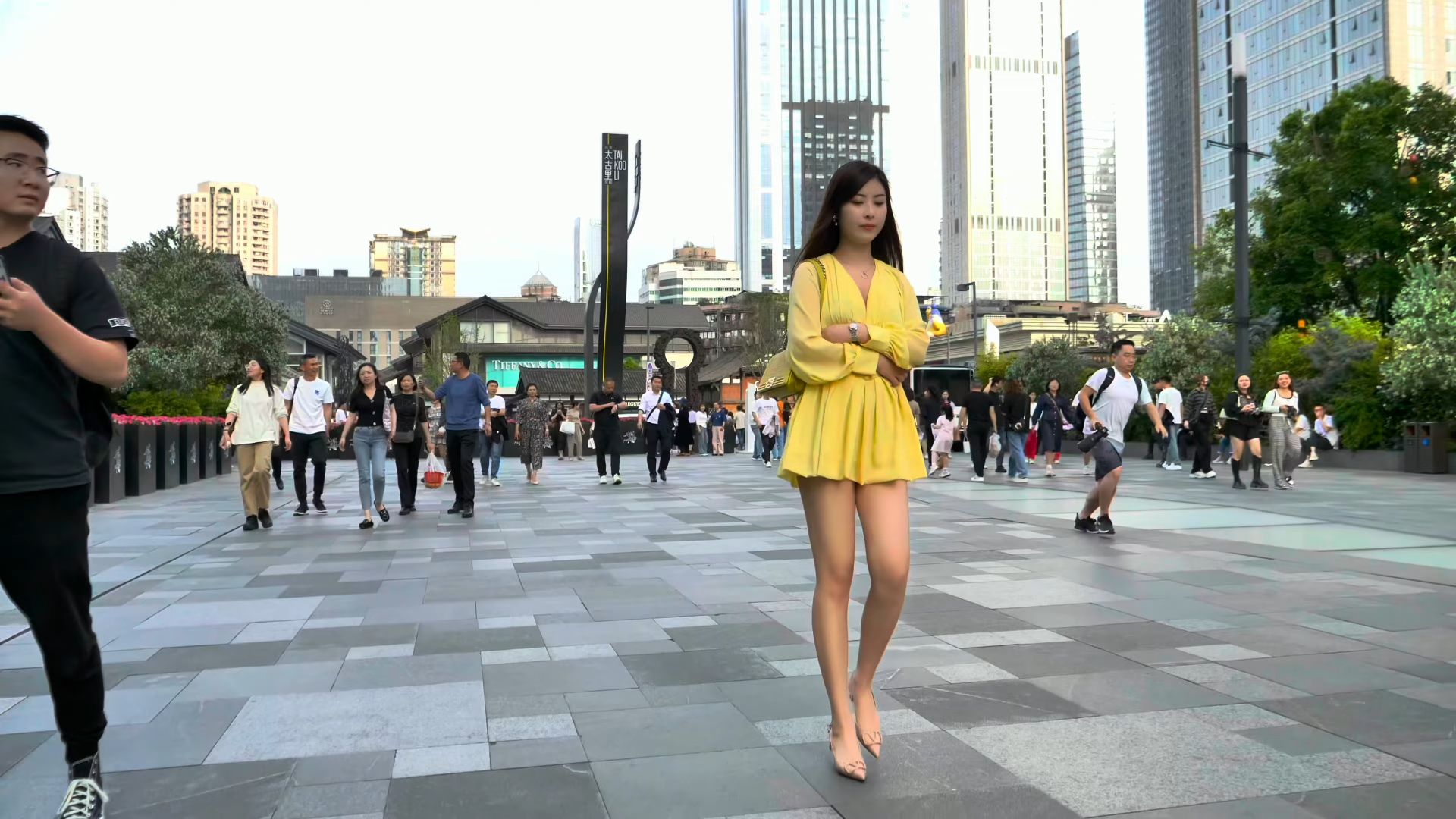 4K HDR 街拍成都太古里，找寻最美丽的身影｜ChengDu, nightlife, Exploring China, 4K China street #街