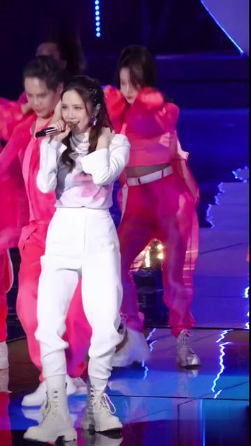 邓紫棋演唱会泉州站9797 邓紫棋超能力唱跳直拍,好有力量感的铁肺