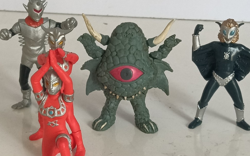 雷欧奥特曼hg扭蛋,阿库玛尼亚星人,乌林加,马格玛星人,雷欧兄弟合体技