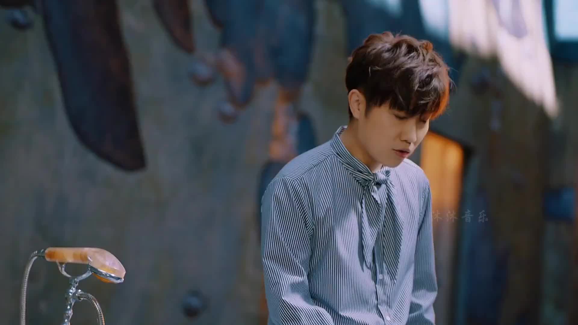 打死都没想到徐良竟然当老师了培养了众多词曲人创作众多爆火网络