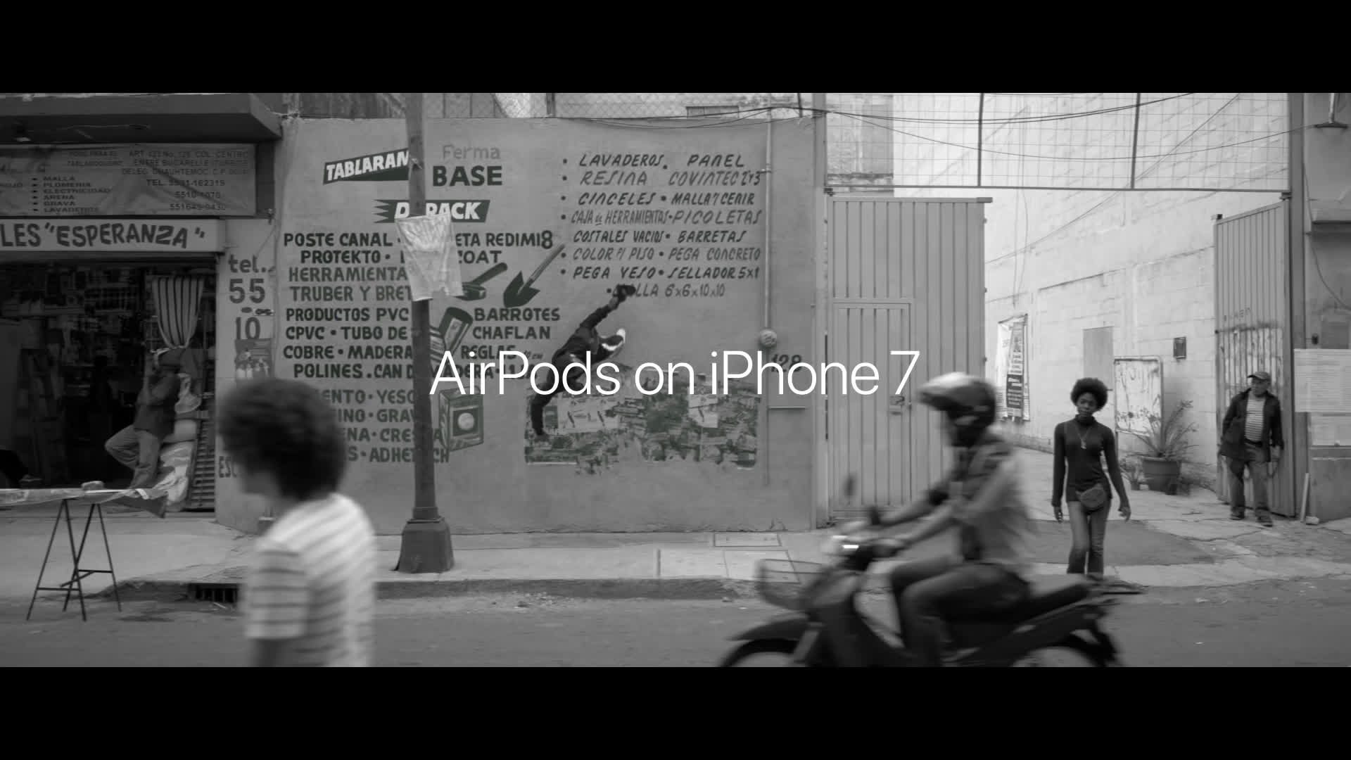 iPhone 7 + AirPods – Siri — Apple