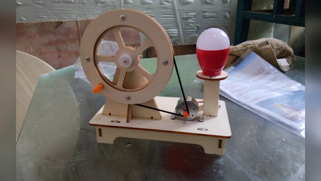 手工制作的发电机模型