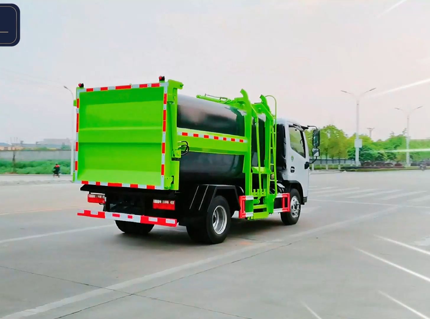 东风6方后挂桶压缩生活垃圾车 环卫部门社区物业垃圾收集