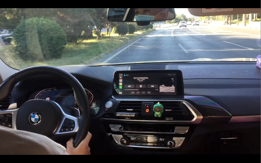 晨练归来-宝马x3车内视角