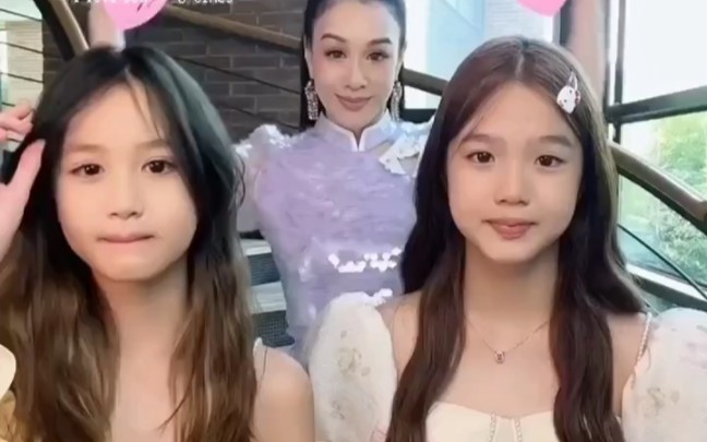 [图]#钟丽缇 二女儿否认整容，拜托她妈妈可是钟丽缇