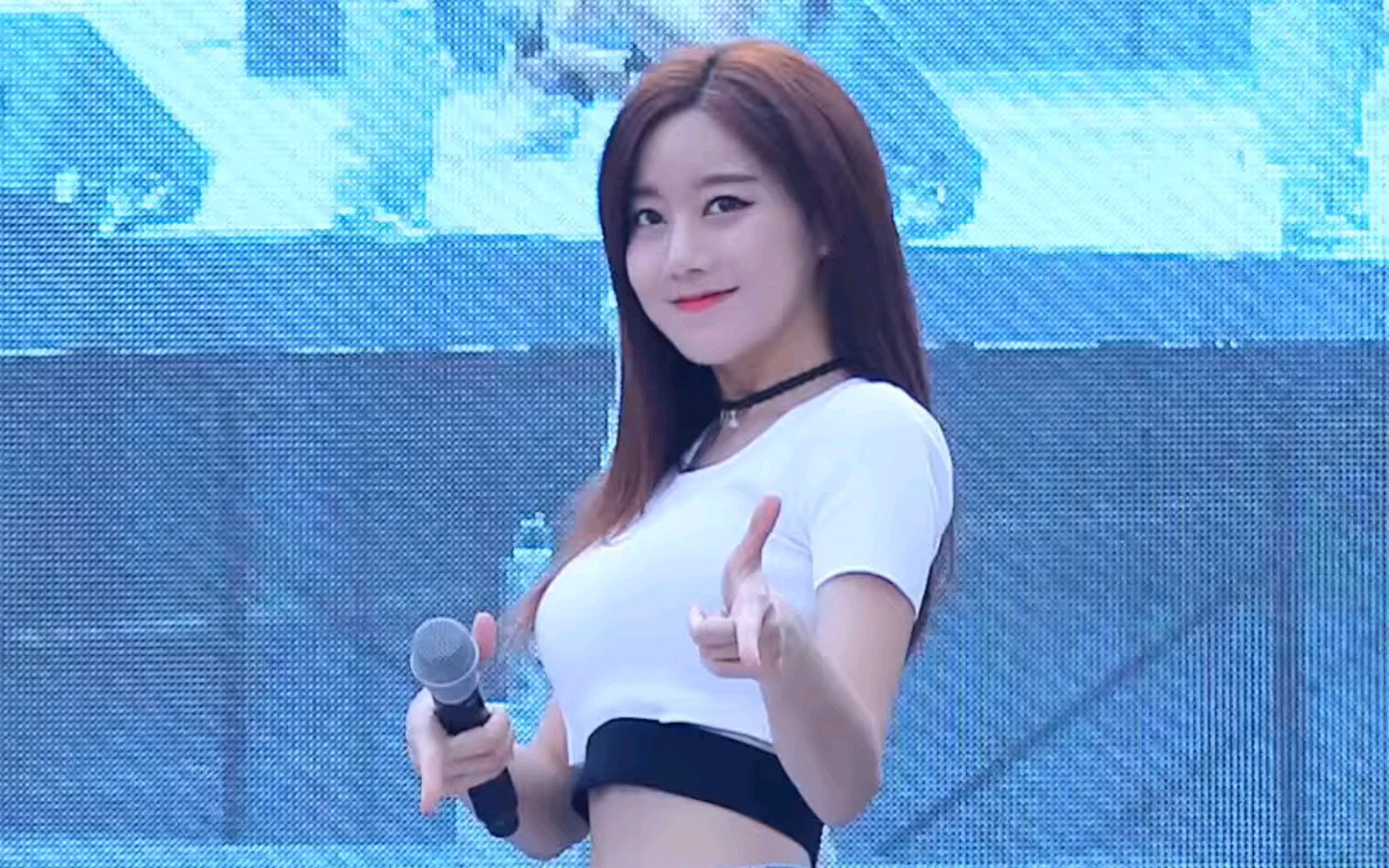 rainbow～吴胜雅.胜雅的牛仔热裤竖屏直拍系列,太会扭了【4k60帧】