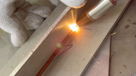 手持激光焊接机,焊缝美观平滑,操作简单