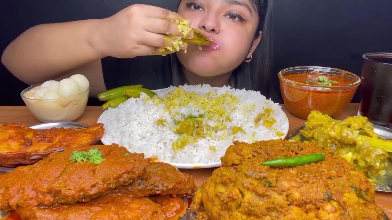 63更新印度吃播maddy咖喱鱼块手抓饭