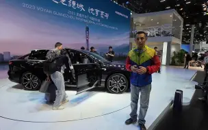 Descargar video: 岚图发布追光PHEV，它真的比A6L更香吗？262公里纯电续航卷自家EV