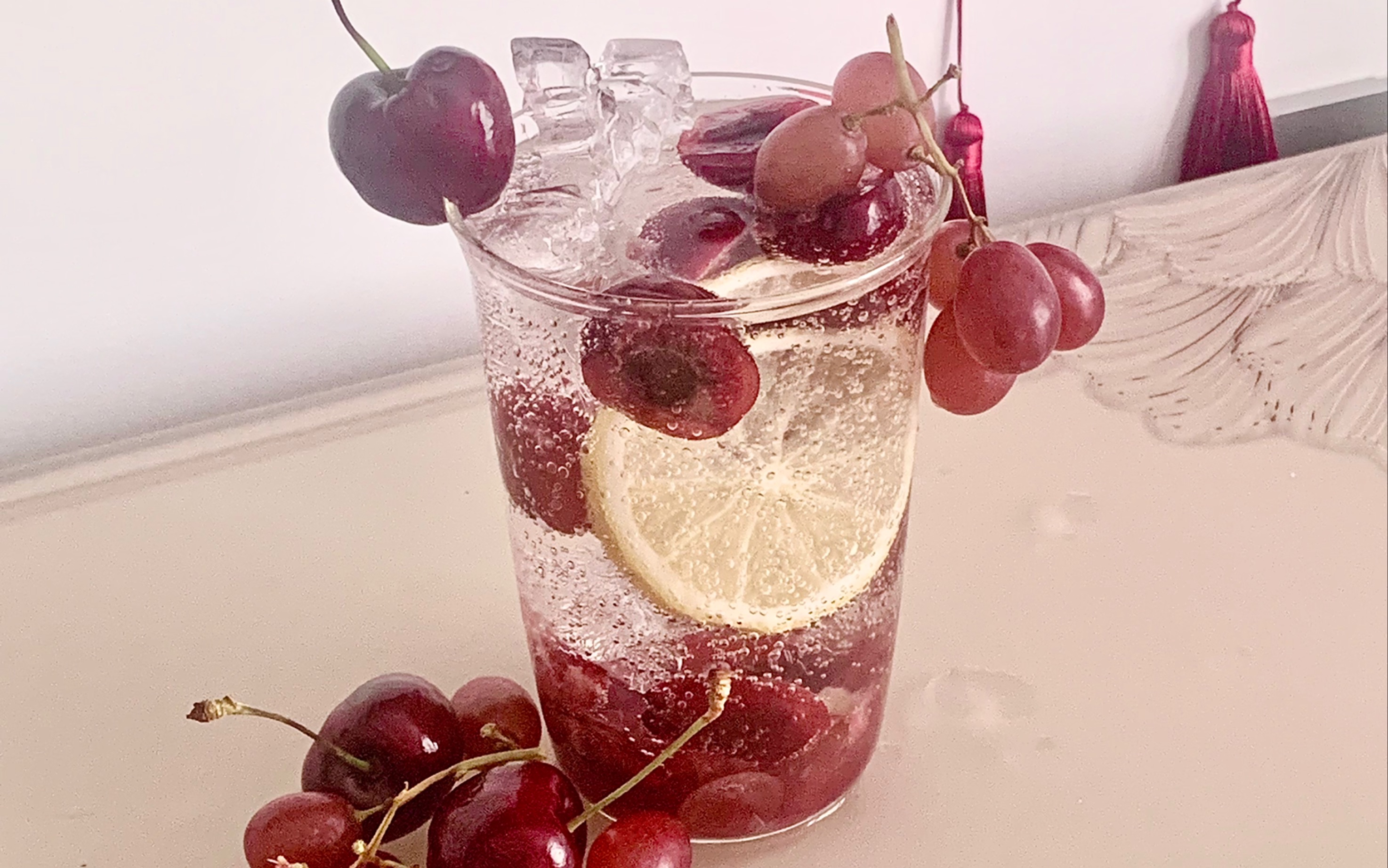 车厘子葡萄气泡水|酸酸甜甜就是你