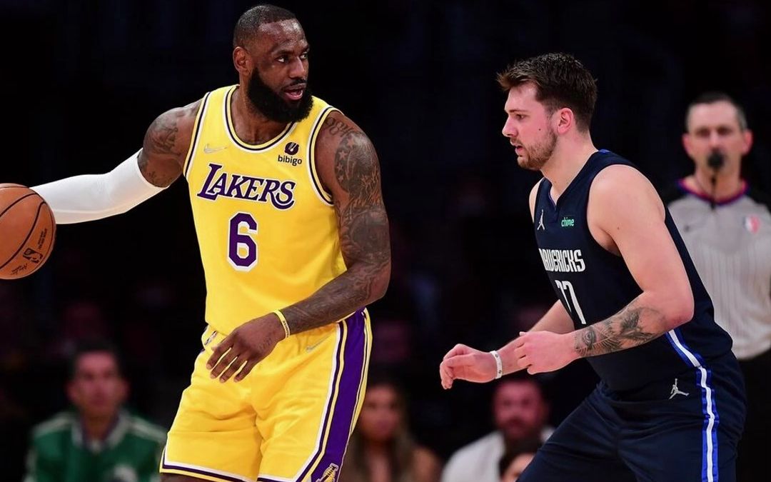 nba常规赛官方直播:独行侠vs湖人(全场)中文视频附全场回放