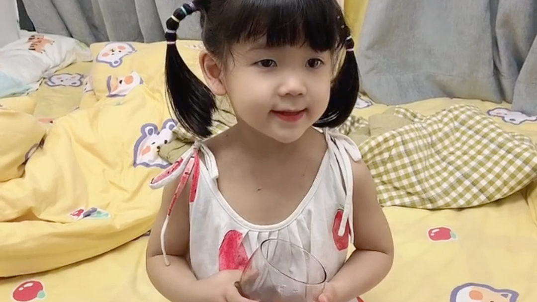 夺子姐李涵悦谢谢嘟嘟阿姨的机翻,给你杯子!_哔哩哔哩_bilibili