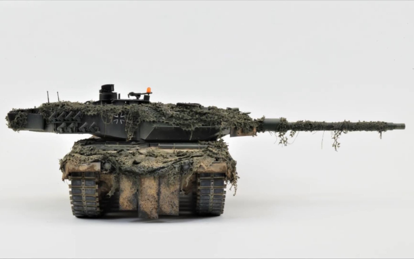 边境 1/35 豹2a6 坦克模型 制作到完成