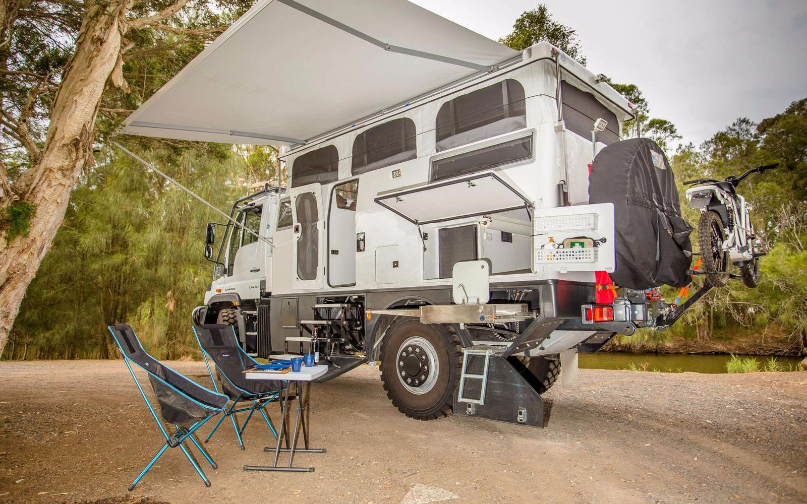 乌尼莫克u5000越野房车_哔哩哔哩_bilibili