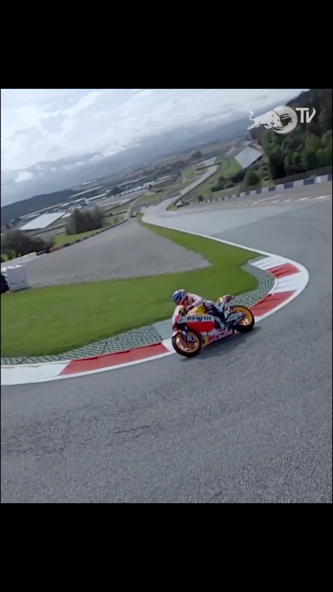 motogp#赛车#摩托#赛道 #机车 #压弯 #速度与激情