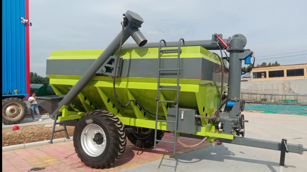 大连雨林高炮运粮加肥机上肥机,可以加肥上肥运粮倒粮!