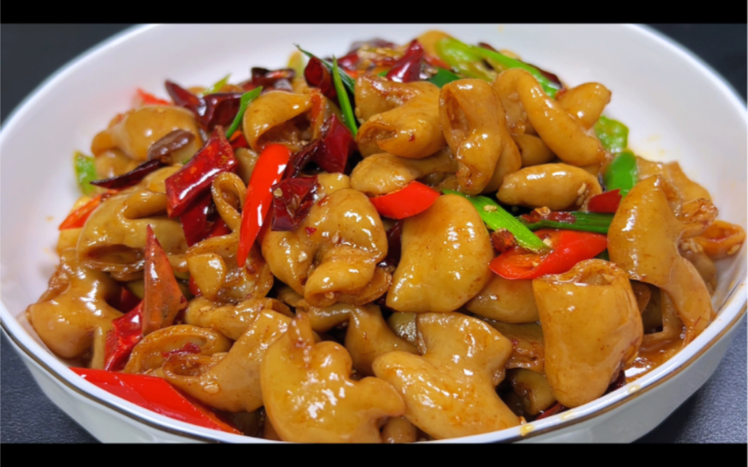 想吃干锅肥肠不用去饭店,2分钟教会你,香辣入味,好吃到停不下来
