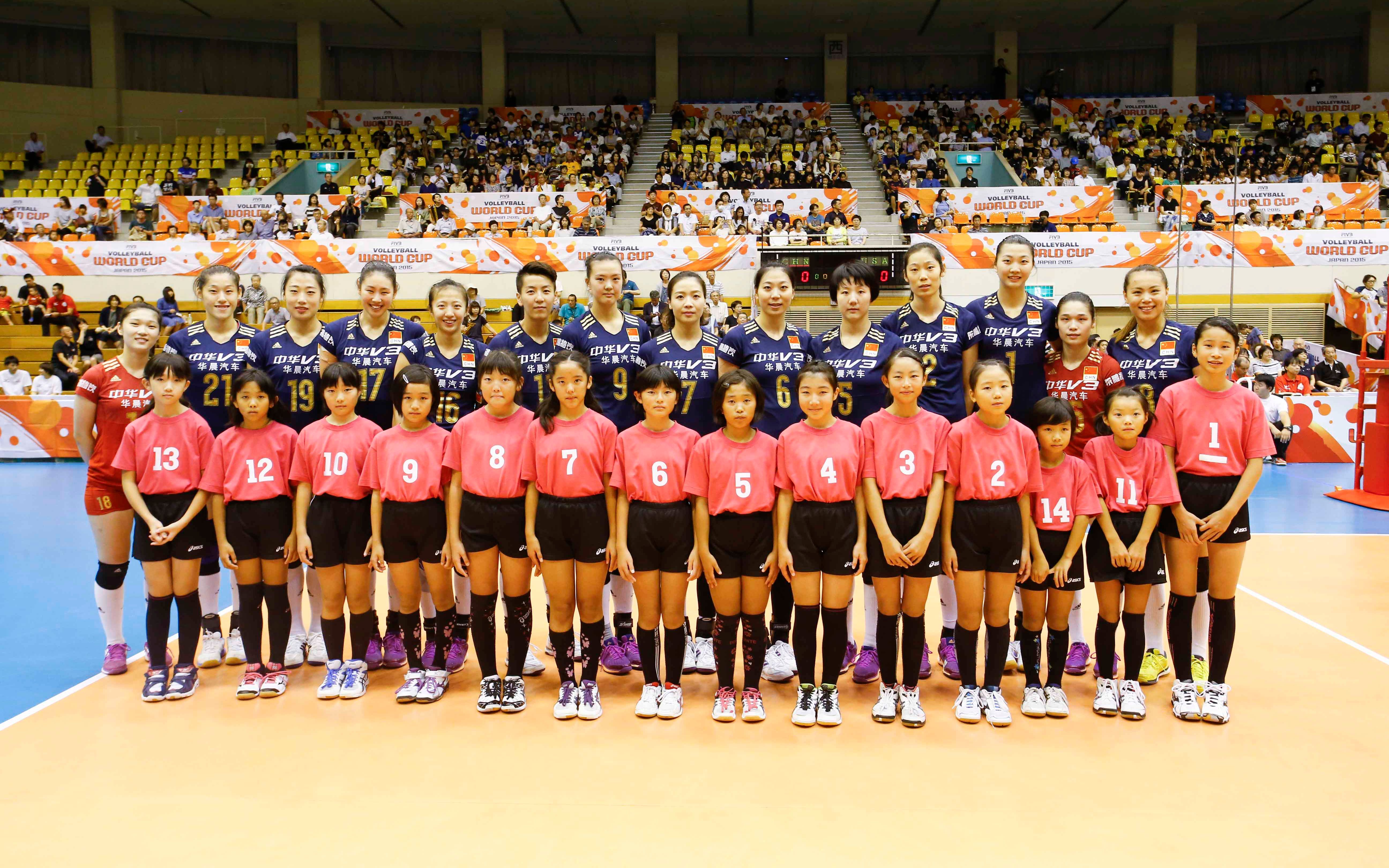 【2015女排世界杯】中国vs美国(fivb英文解说)_哔哩哔哩 (゜-゜)つロ