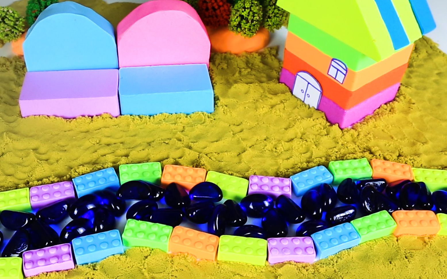 创意手工diy,用七彩太空沙做个解压的沙滩城堡!