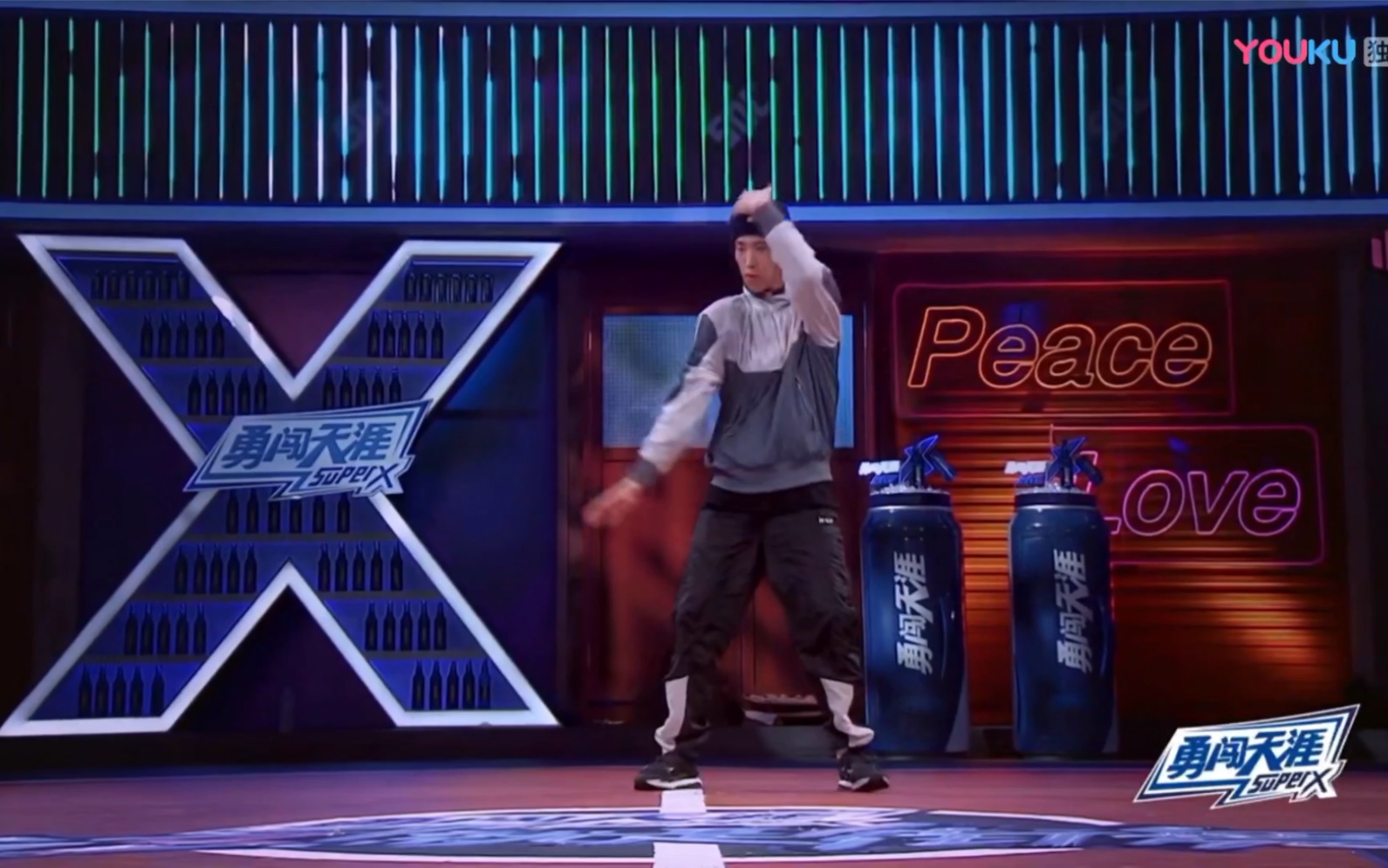 【这就是街舞第二季】韩国选手张世民semi和jc俊(刘俊成)表演,身轻