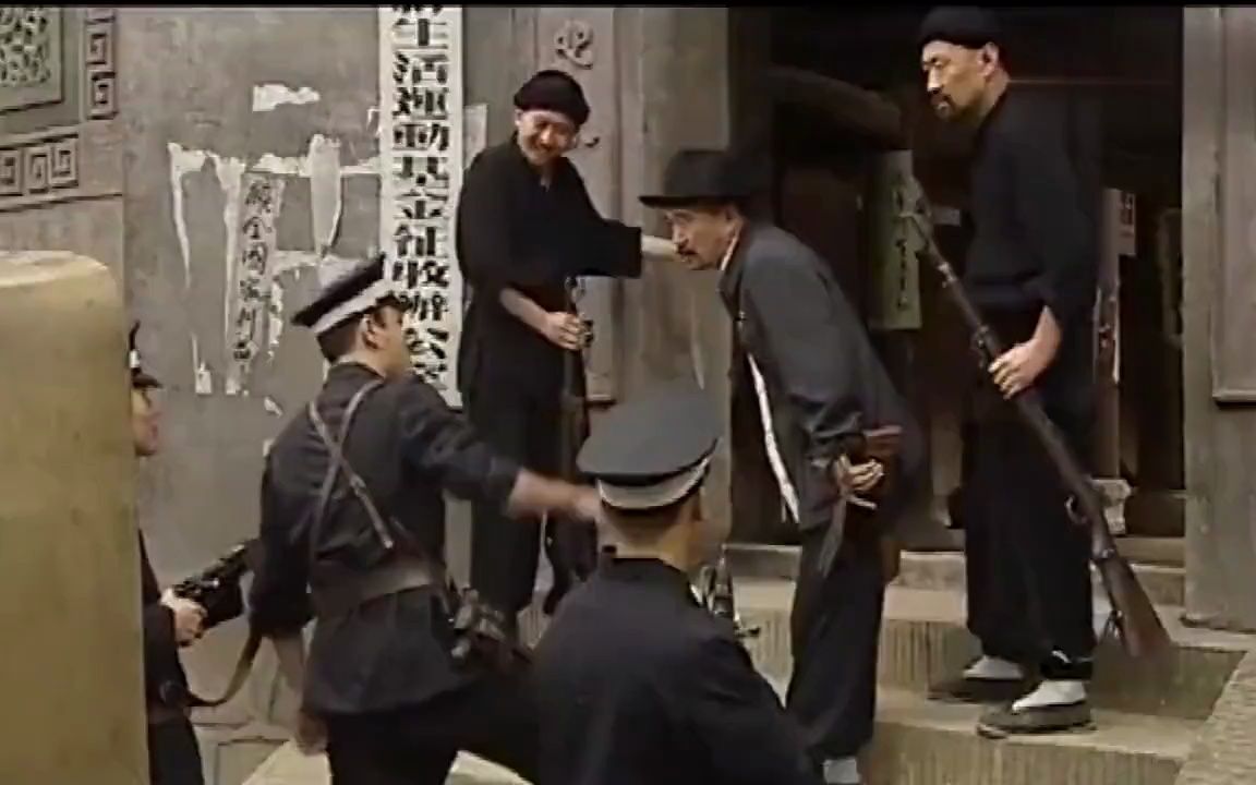 国民党兄弟擦枪走火,警察被集体灭口,王麻子吓坏了