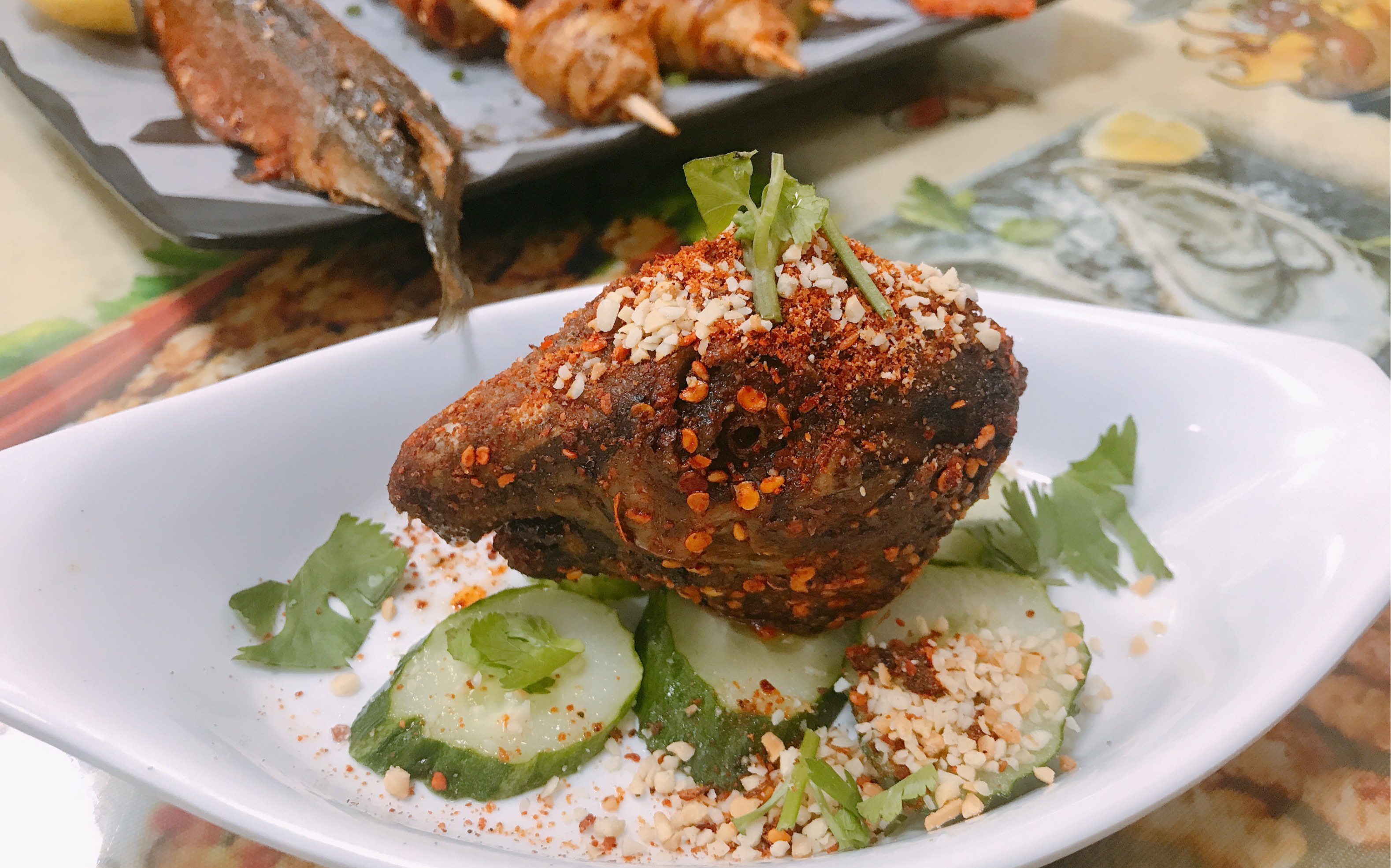 【当东北老板在广东开串店时】竟学会摆盘!