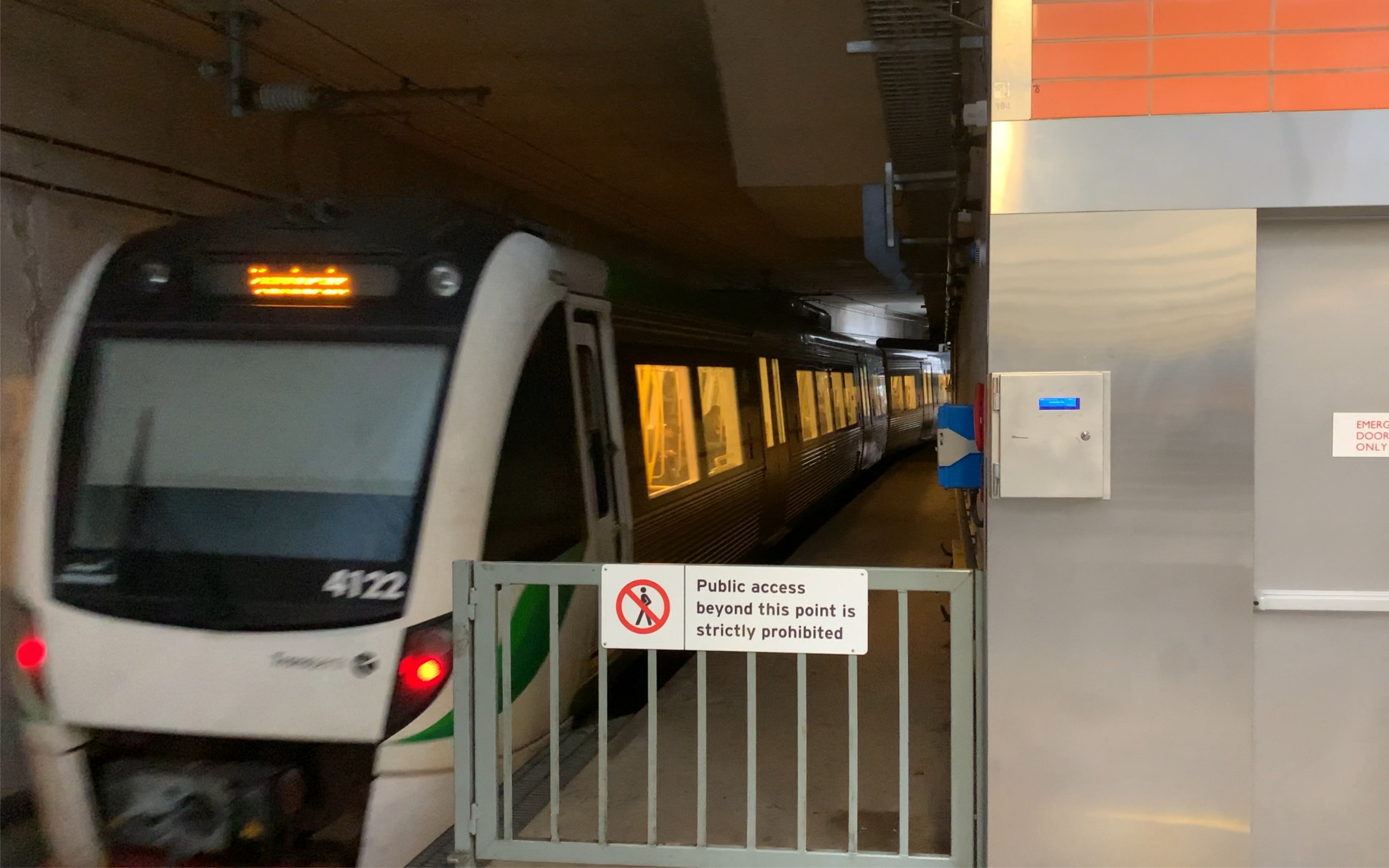 【铁道调研】澳大利亚珀斯Transperth铁路Mandurah线重联B系车(庞巴迪)Mandurah方向离开Elizabeth Quay站哔哩哔哩bilibili