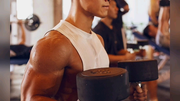 健身跟练上b站,在b站跟着李维刚健身就很棒!