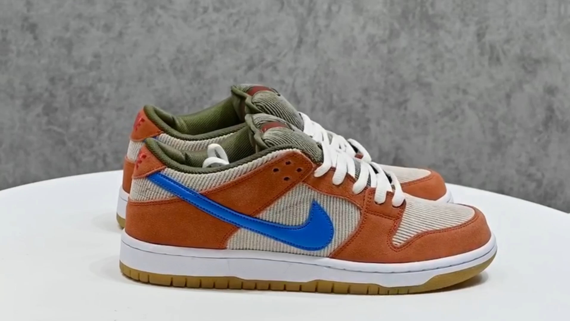 sb dunk 灯芯绒橙蓝 bq6817-201(@ ?信;zhuoyu00520