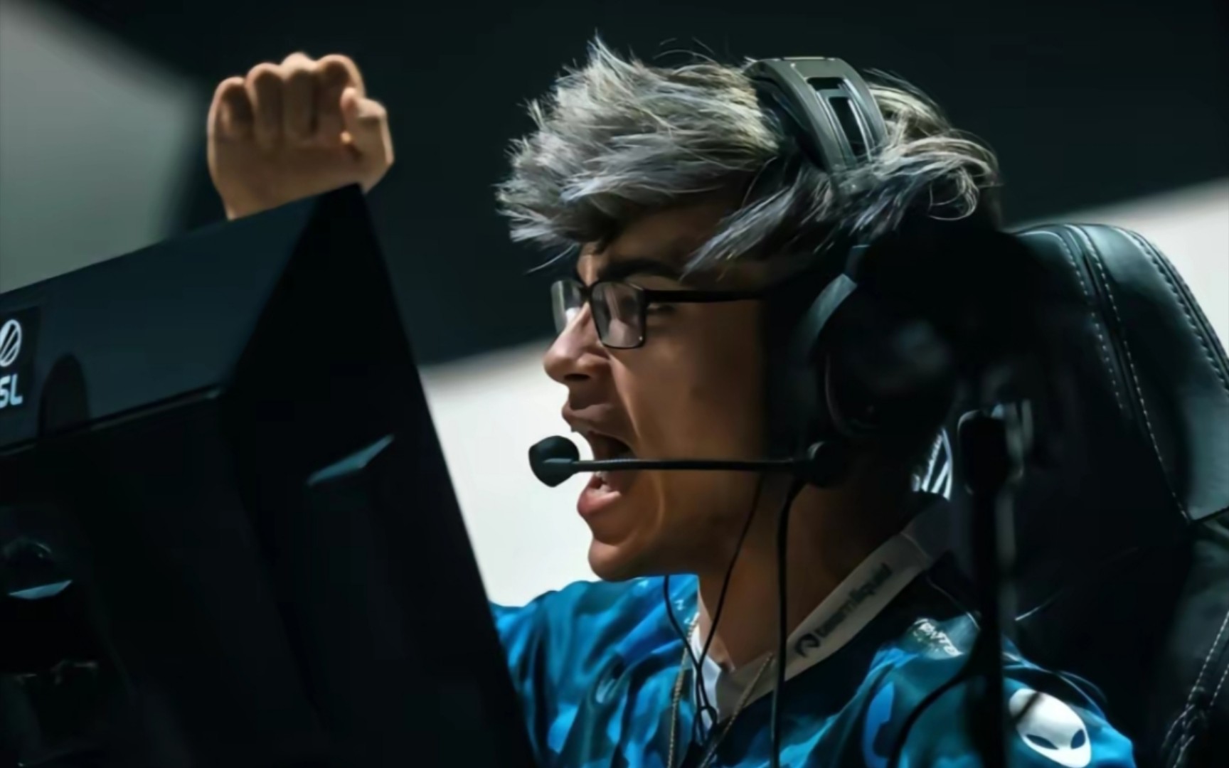 【总监twistzz】top11放下望远镜 掏出了主武器