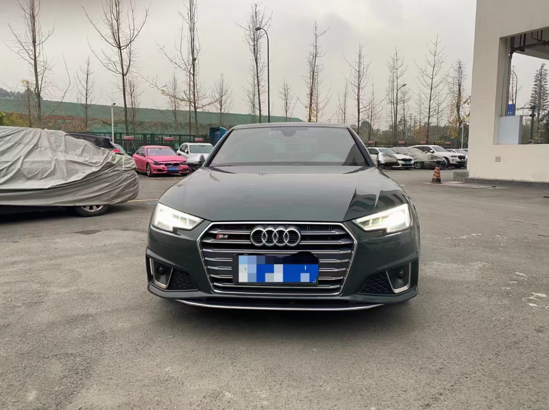 性能车年底大促销出两台车素车 同是2019年奥迪s4和宝马m3四门版