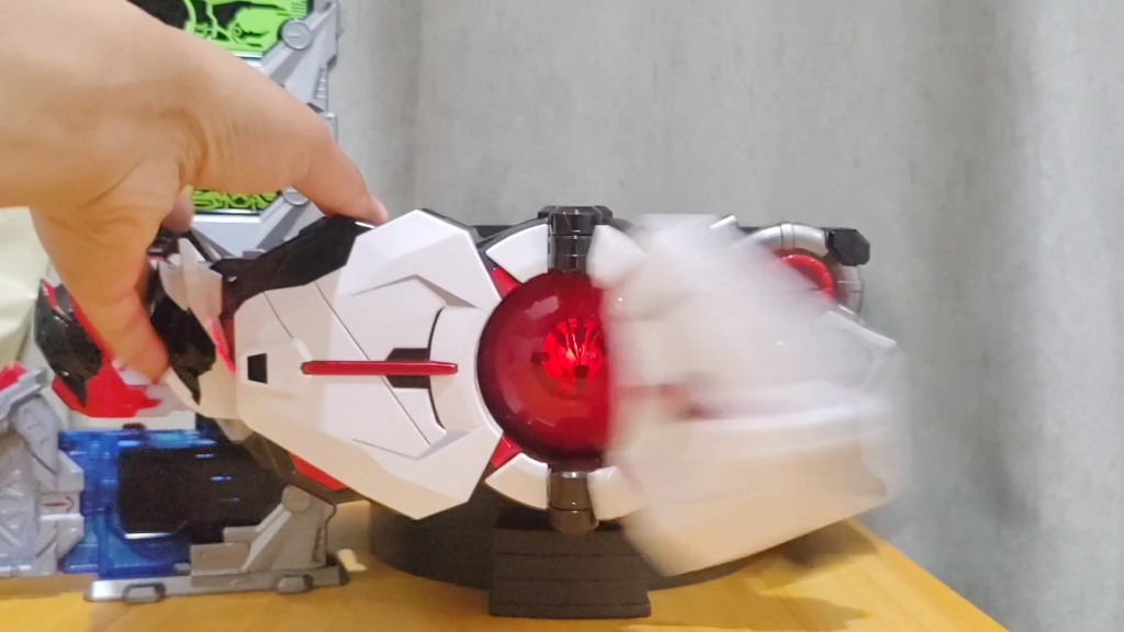 这应该是迄今为止玩过最帅最有压迫感的腰带了—— 假面骑士 ark·one