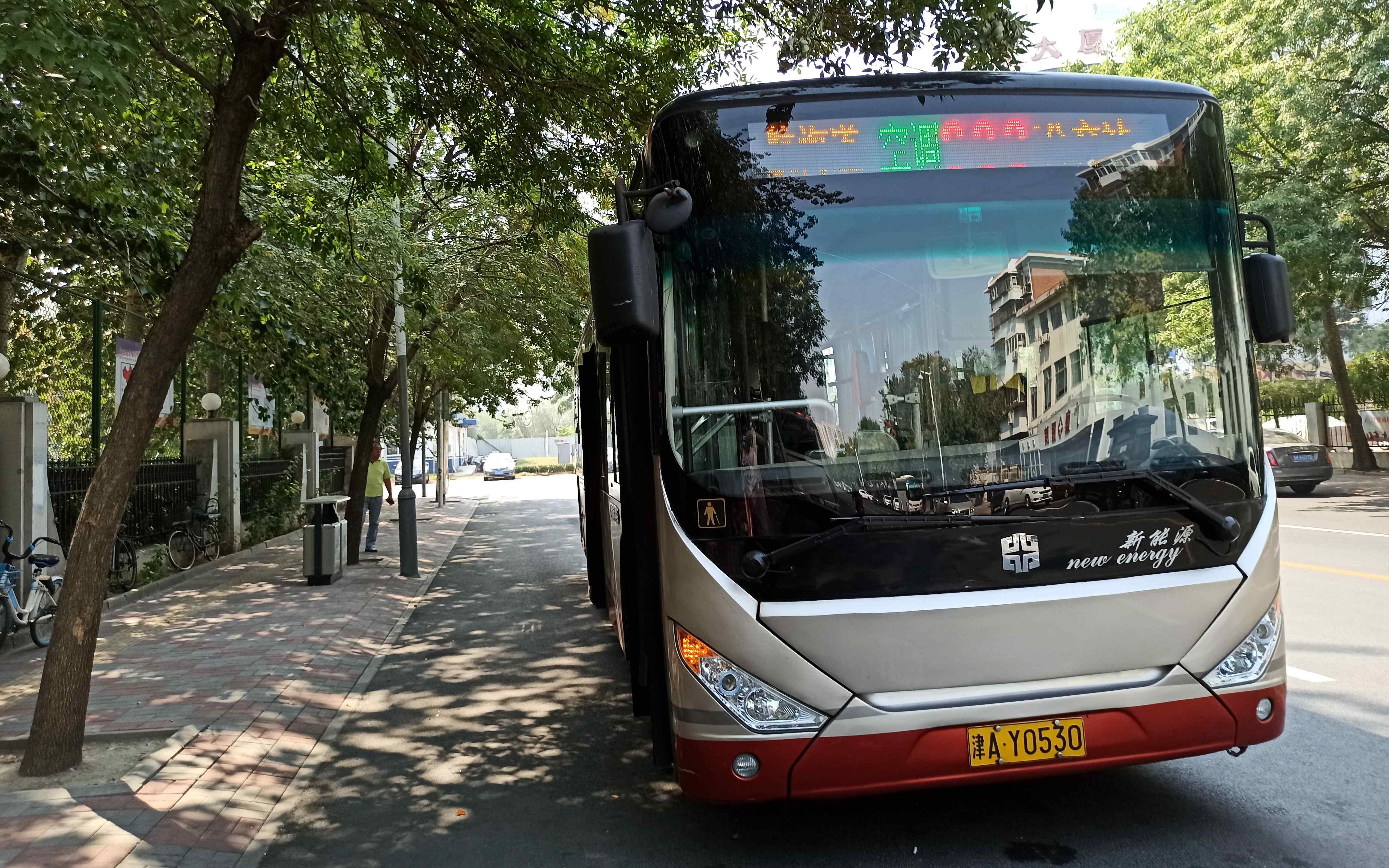 天津公交pov633路航海道何兴庄公交站