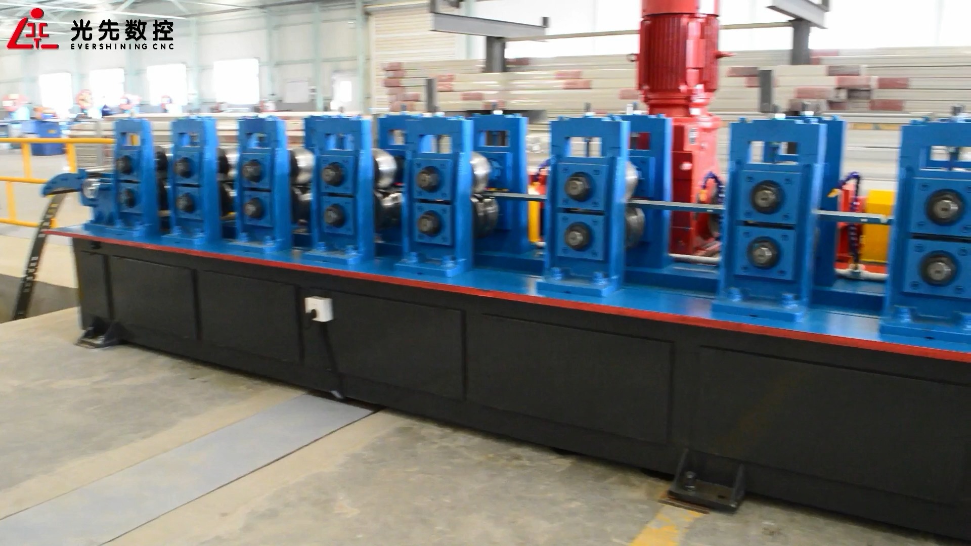 u型钢冲孔冷弯成型生产线u型钢冷弯成型设备光伏支架辊压成型生产线