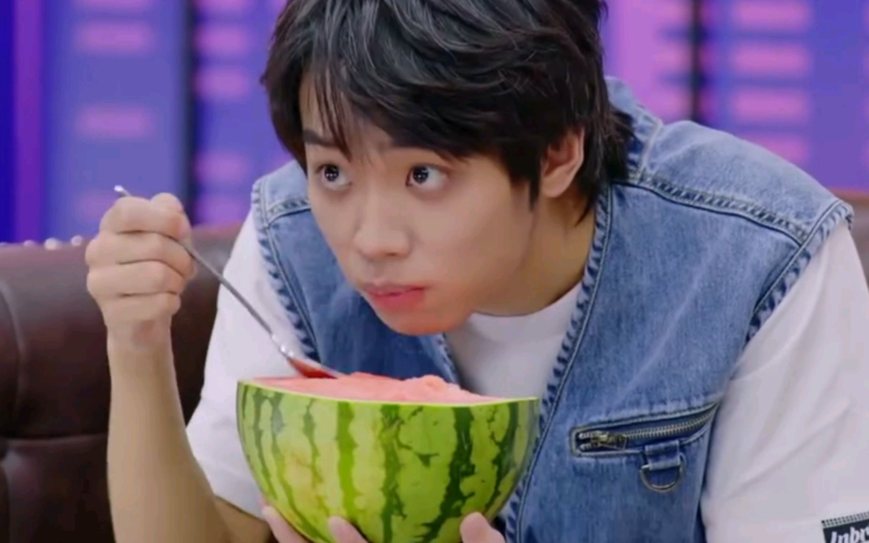 【曾涵江】铁憨憨节目现场真吃瓜,不愧是你!