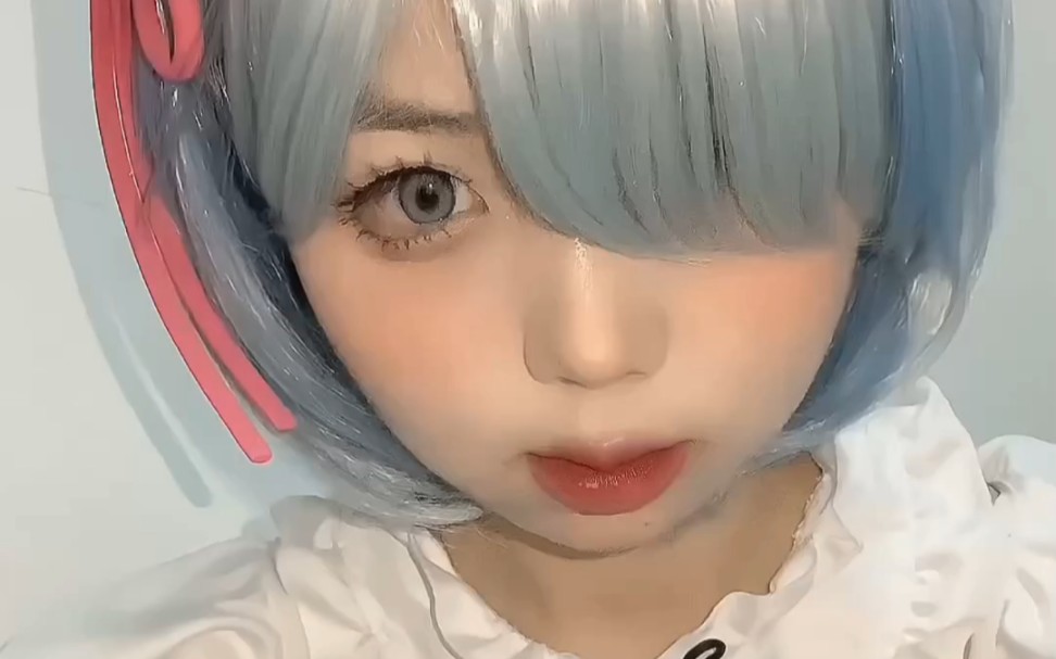 肉肉的我出现一下23333