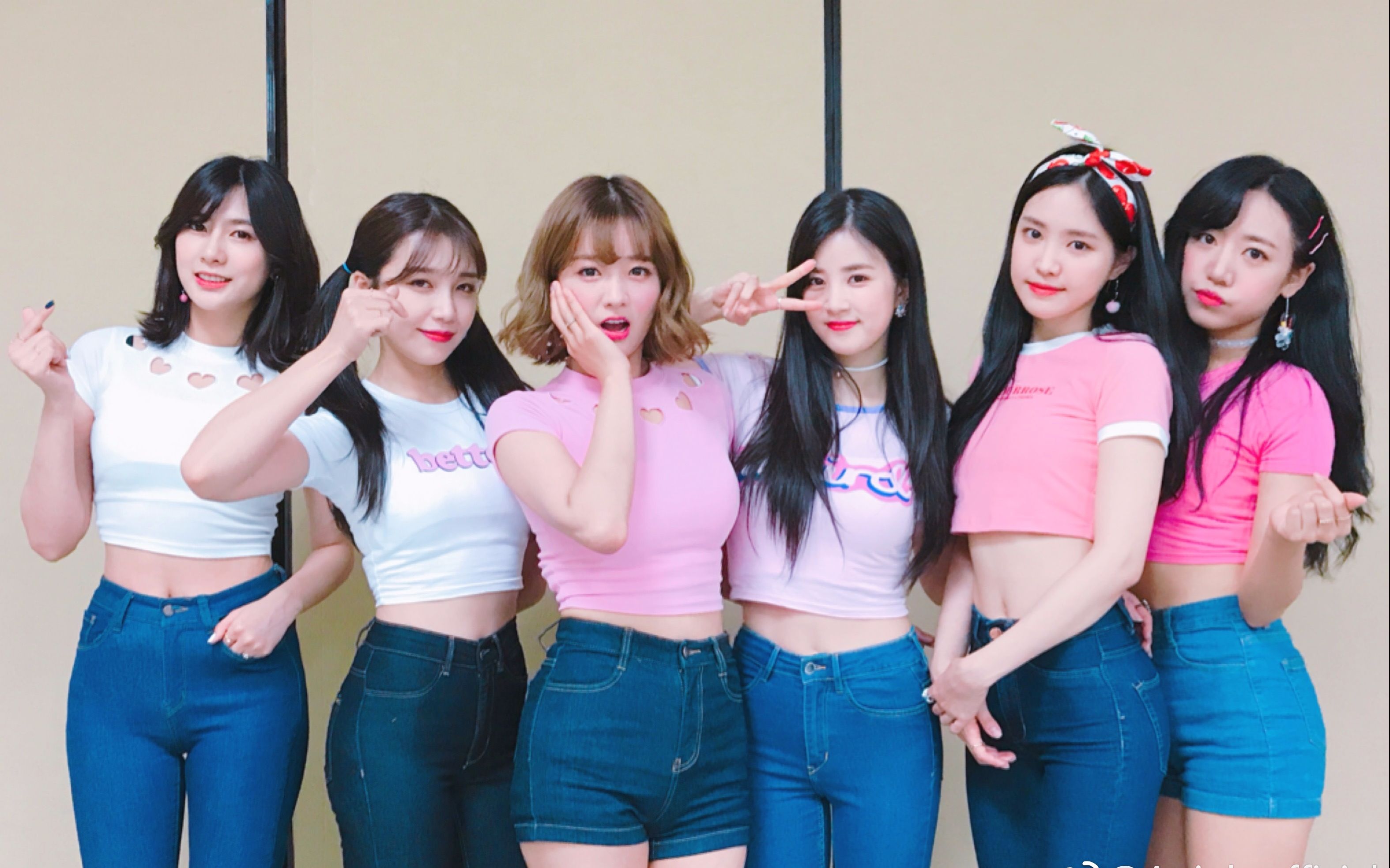 仁化中学校运会 依旧是这些小姐姐们 apink five