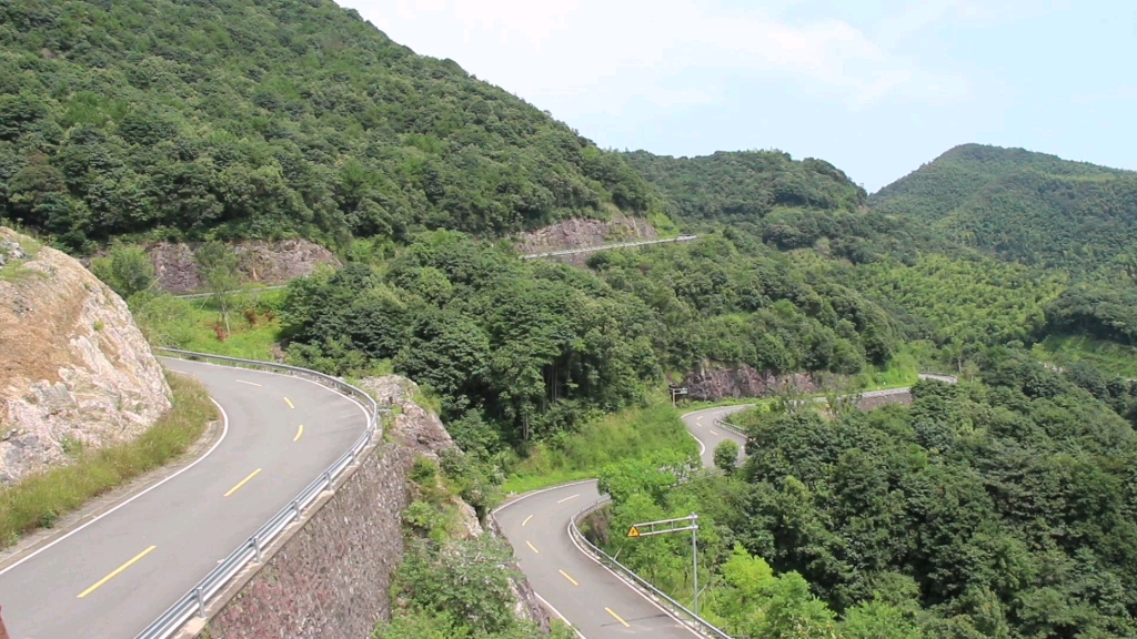 宁波海曙区龙观乡观顶旅游公路观景台,看看山下的景色哔哩哔哩bilibili