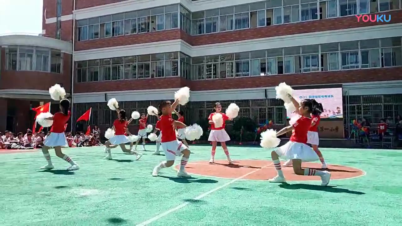 [图]【小学生】《我要夏天》 花球啦啦操【六一儿童节表演】