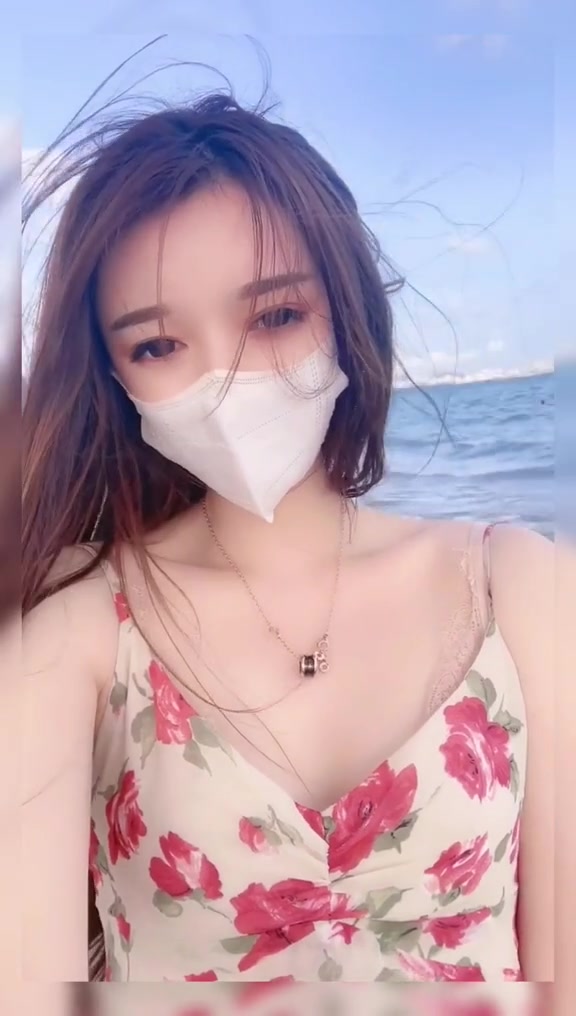 性感三亚小姐姐泳装海边秀身材口罩口罩_哔哩哔哩 (゜-゜)つロ 干杯
