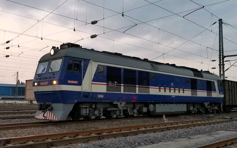 【原声大赏】df8b内燃机车货列徐州北站下发场3道发东线出站发车