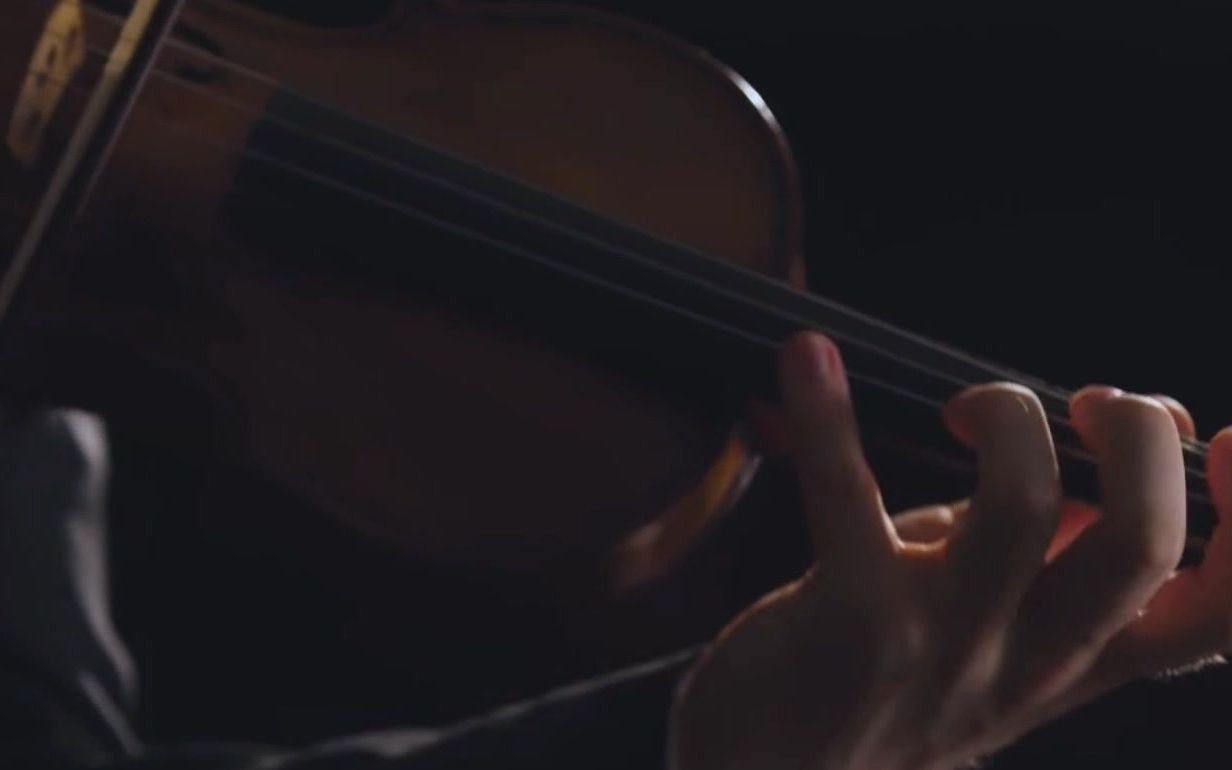 [图]Augustin Hadelich plays Paganini Caprice No. 4