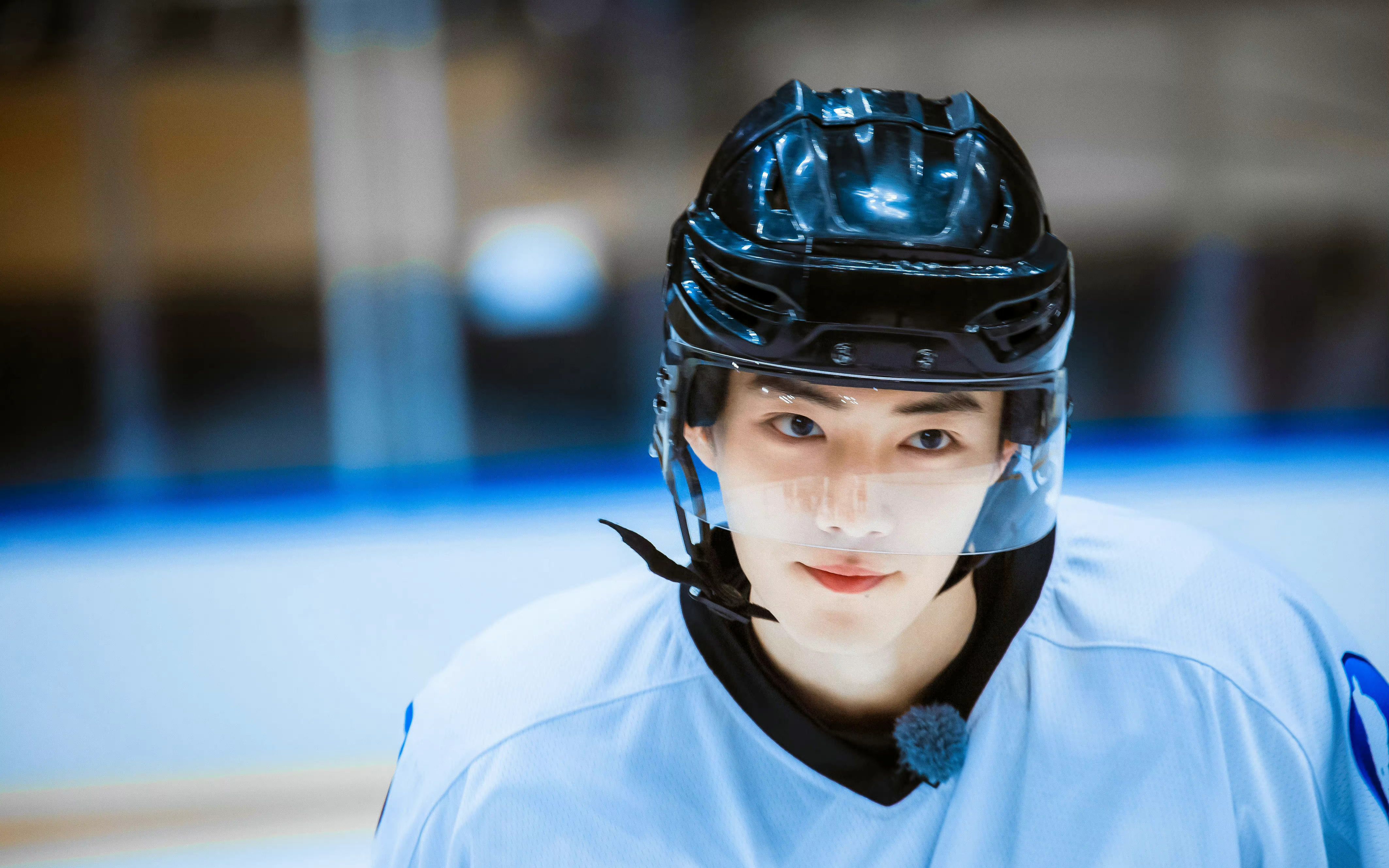 【肖战reaction】带我的路人朋友一起看冰球赞 22和战战滑冰谁能赢?