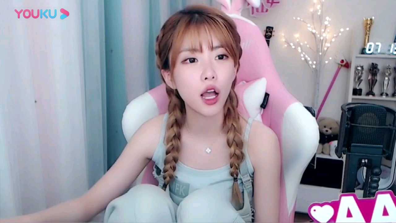 周淑怡开车,你们说搞什么有意思!_哔哩哔哩_bilibili