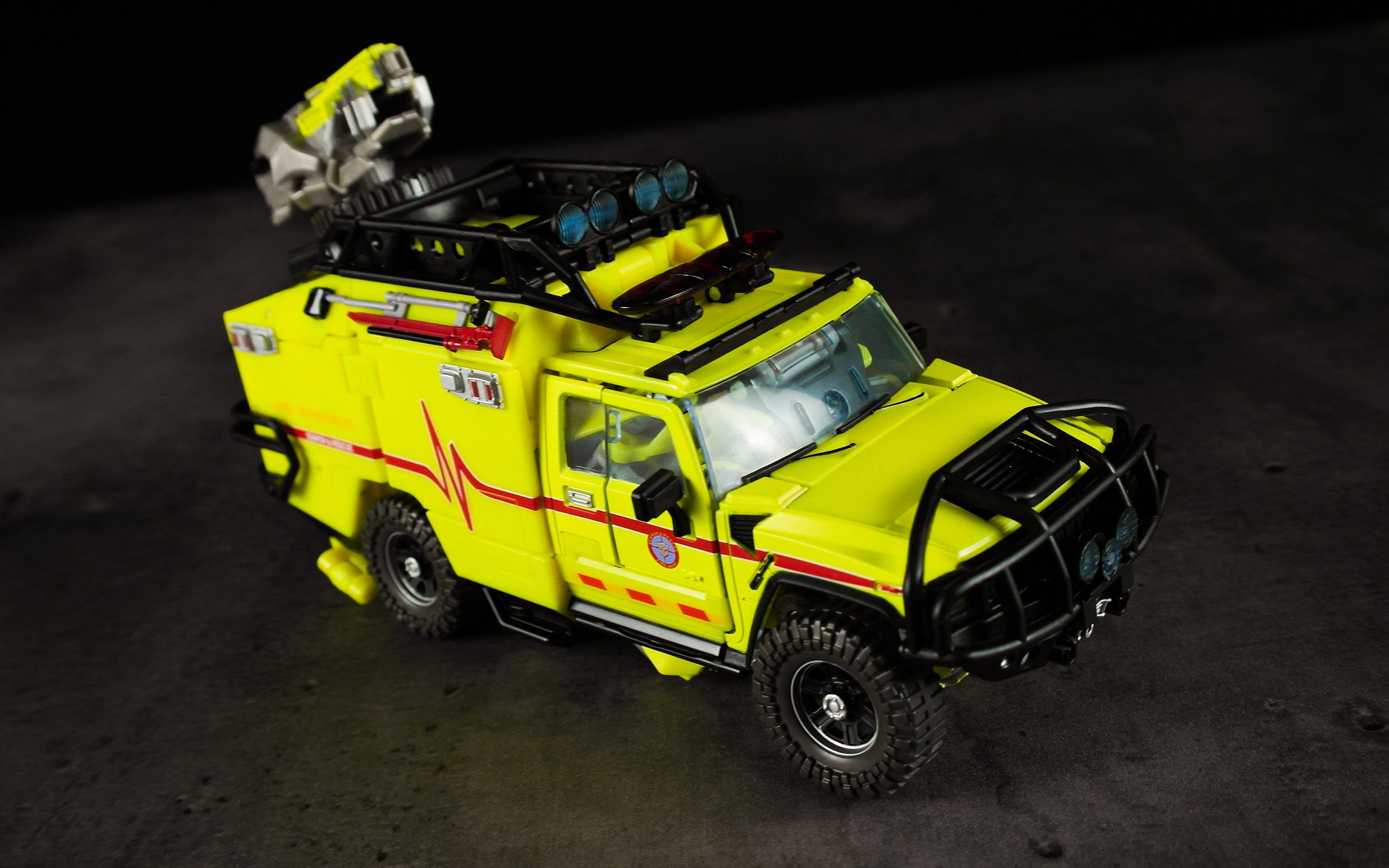 mpm11救护车变形过程!-莽姆森变形金刚314期_哔哩哔哩_bilibili