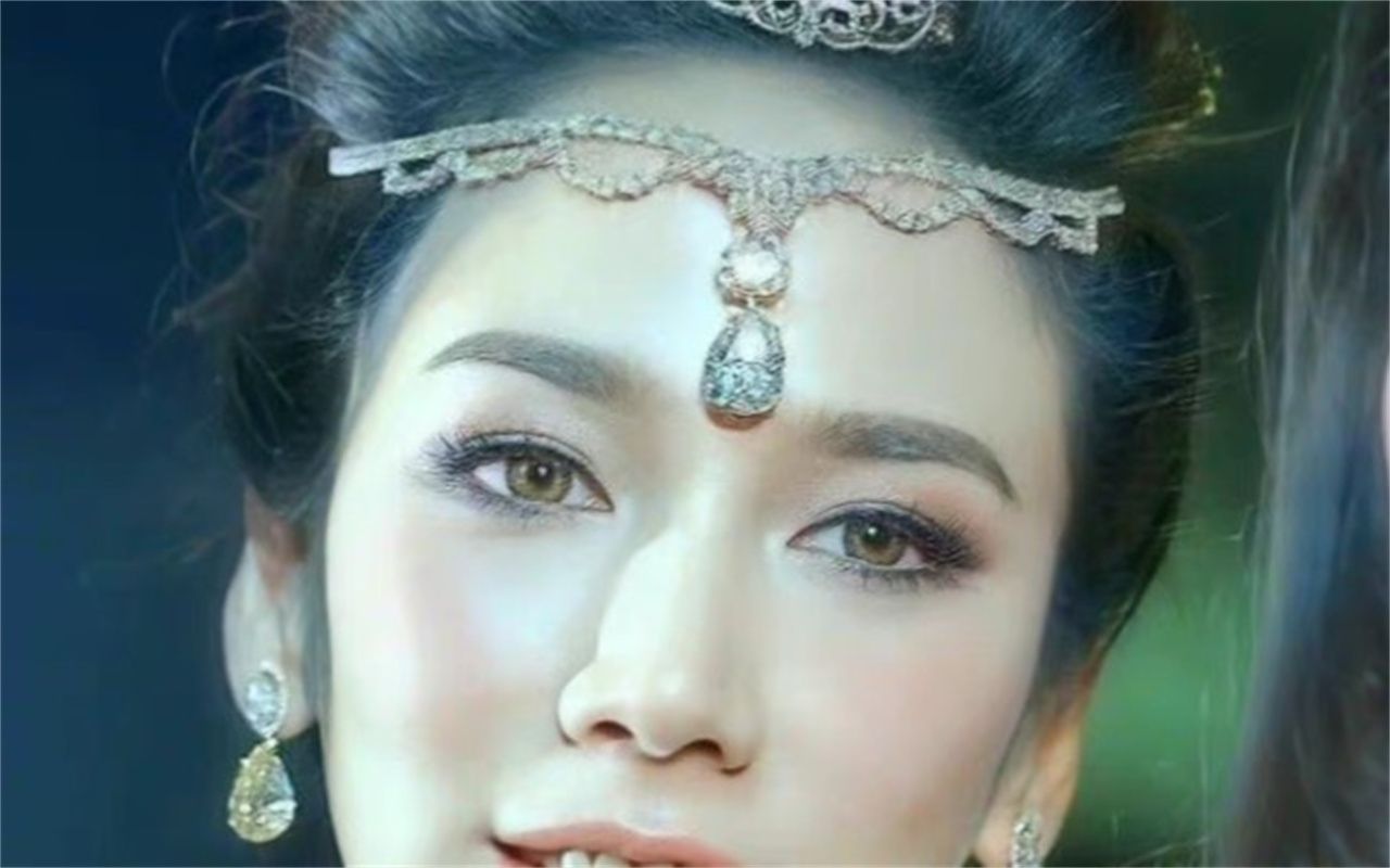 试问谁能躲得过她的眼神,泰娱第一拽姐【aump_砂楚】