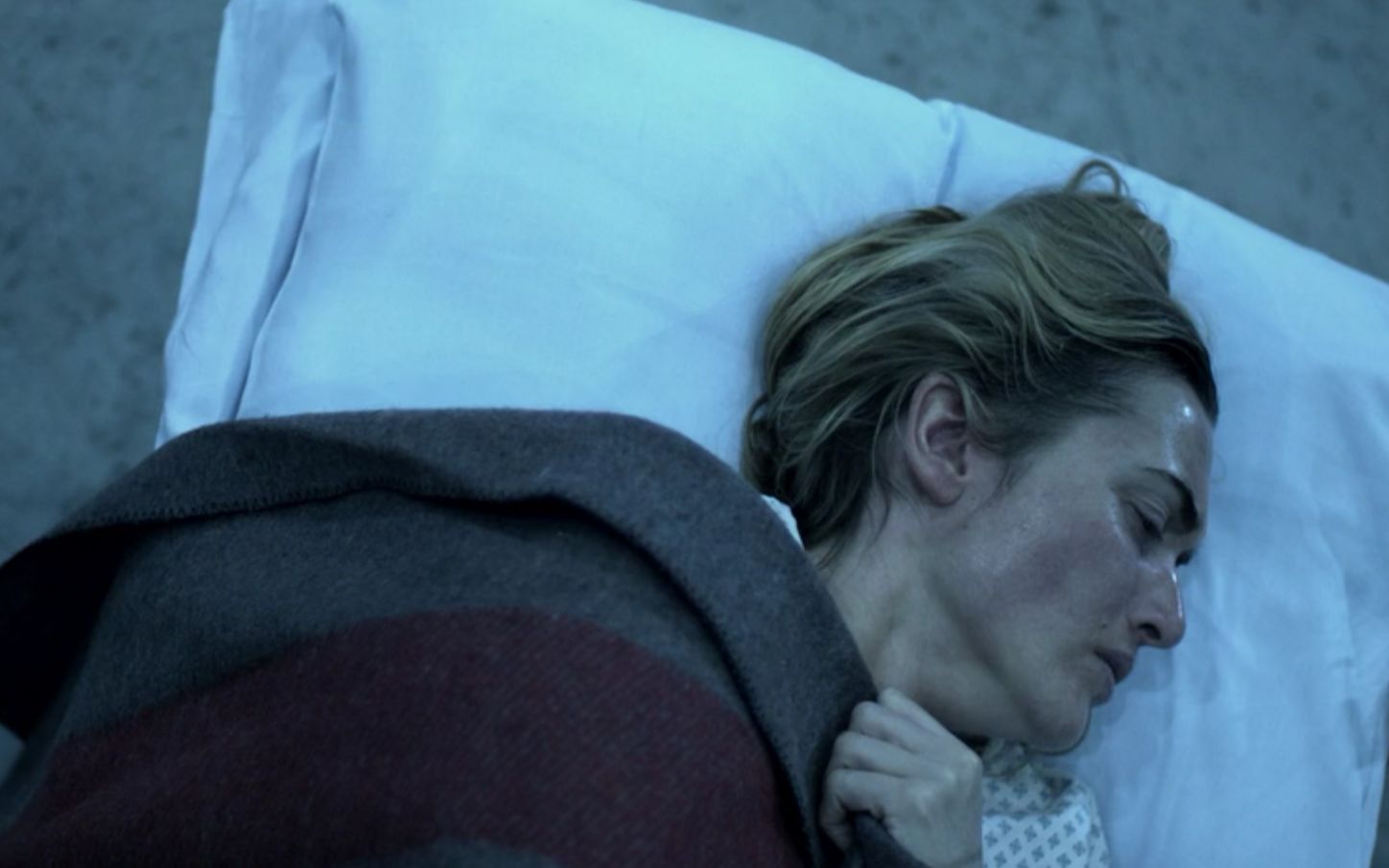 一只蝙蝠引发新型传染病,几天传染全球,末世灾难电影《传染病》