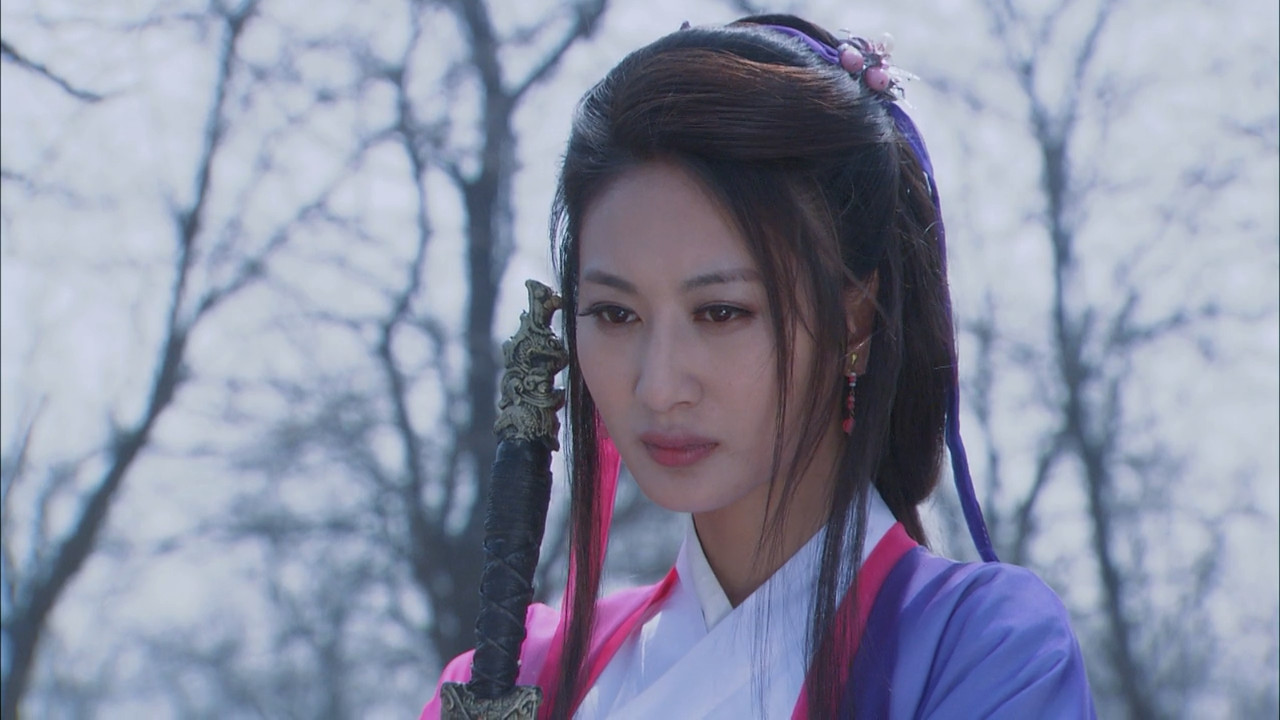 神医传奇:半夏砍了尸体一剑,这下可是救了酋长,让黄连黄芩逃脱