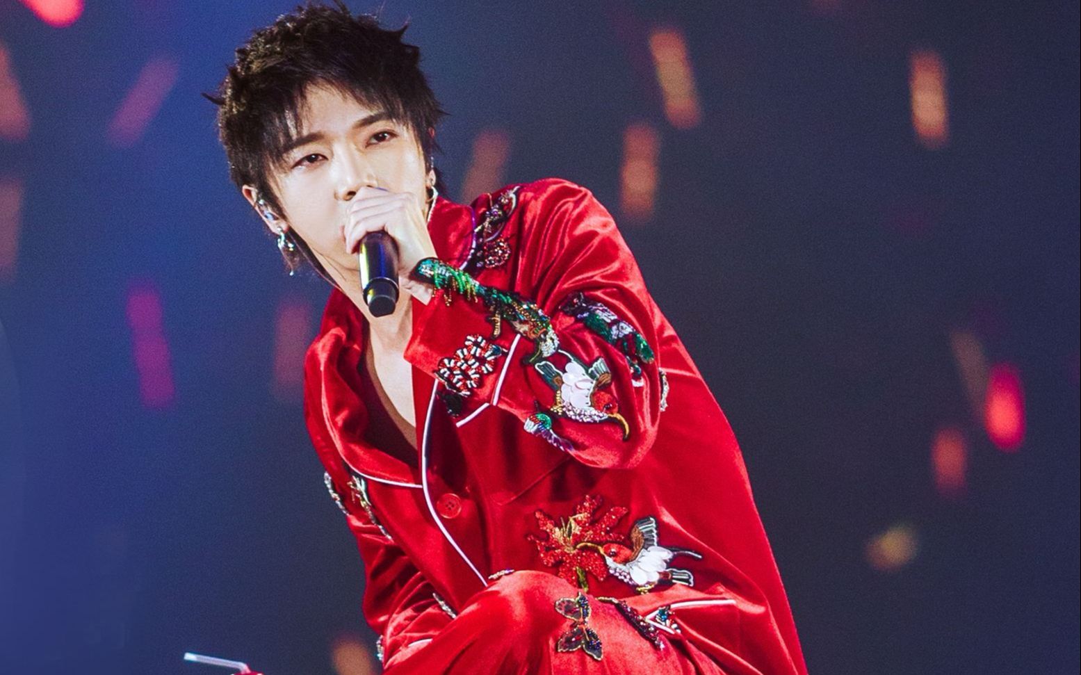 华晨宇花花明日之子上飙高音唱《异类》_哔哩哔哩 (゜-゜)つロ 干杯